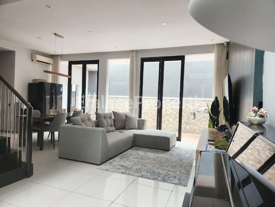 Foto properti Jual Cepat Rumah Di Crystal Golf Citraland Utama Lokasi Depan Dekat Patung Merlion 5