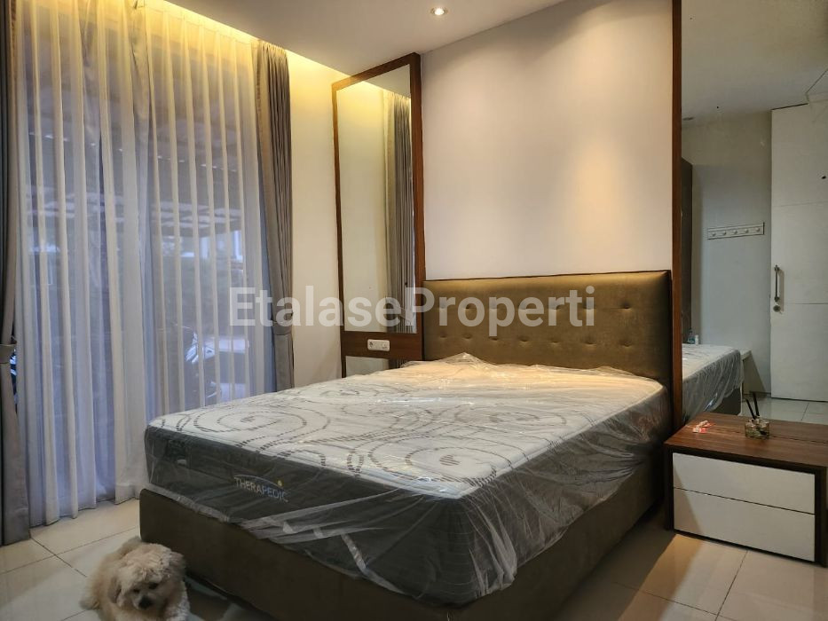 Foto properti Rumah Full Furnish Cocok Untuk Expath  Mewah Estetik Crystal Golf Citraland 2