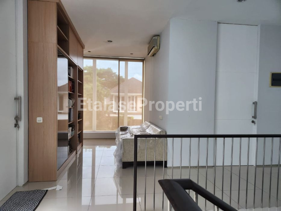 Foto properti Rumah Full Furnish Cocok Untuk Expath  Mewah Estetik Crystal Golf Citraland 3