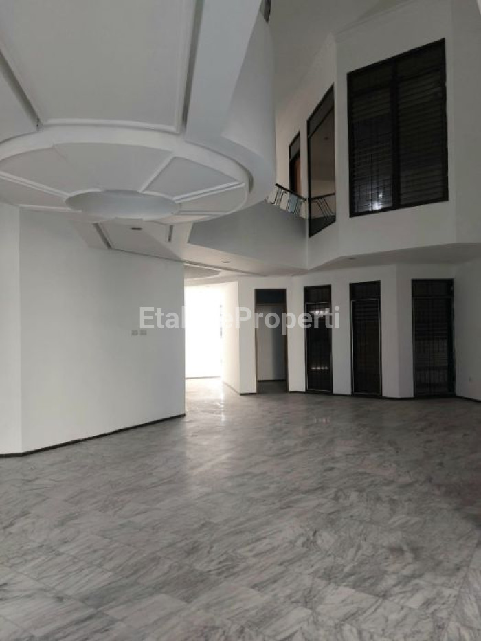 Foto properti Disewakan Lokasi Komersial Raya Dharmahusada Indah Cocok Untuk Usaha 8