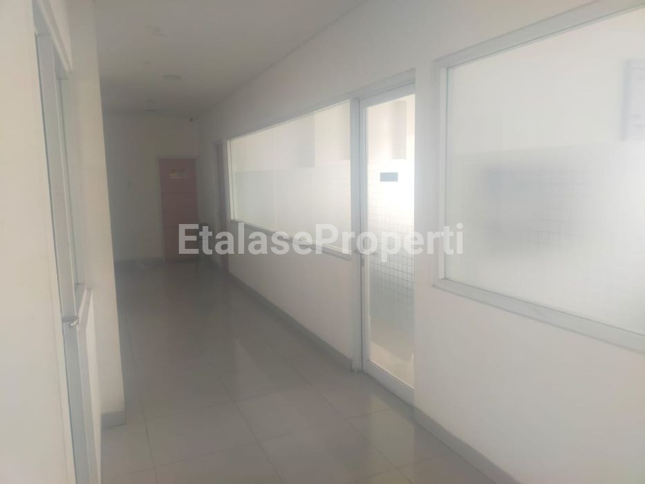 Foto properti Disewakan :  Showroom Di Raya Menganti Lidah Kulon 3