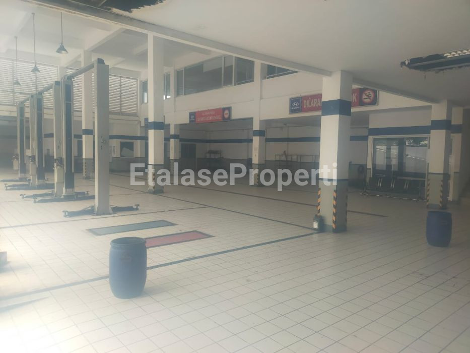 Foto properti Disewakan :  Showroom Di Raya Menganti Lidah Kulon 7