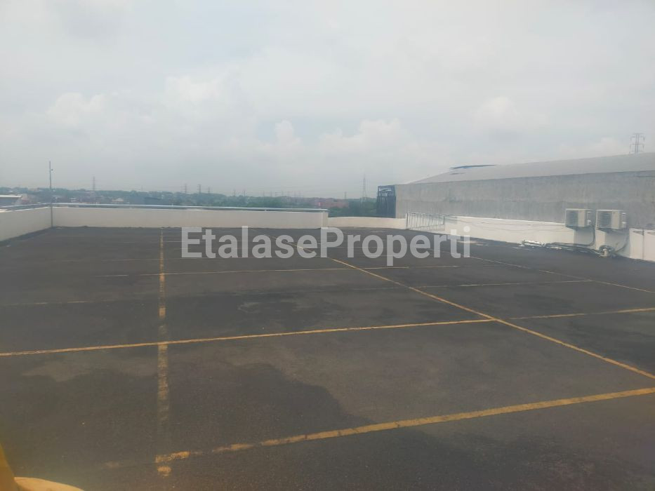 Foto properti Disewakan :  Showroom Di Raya Menganti Lidah Kulon 8