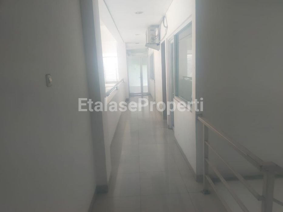 Foto properti Disewakan :  Showroom Di Raya Menganti Lidah Kulon 10