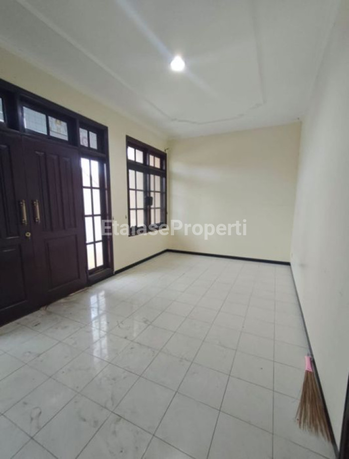 Foto properti Dijual Rumah Siap Huni Di Dharmahusada 3