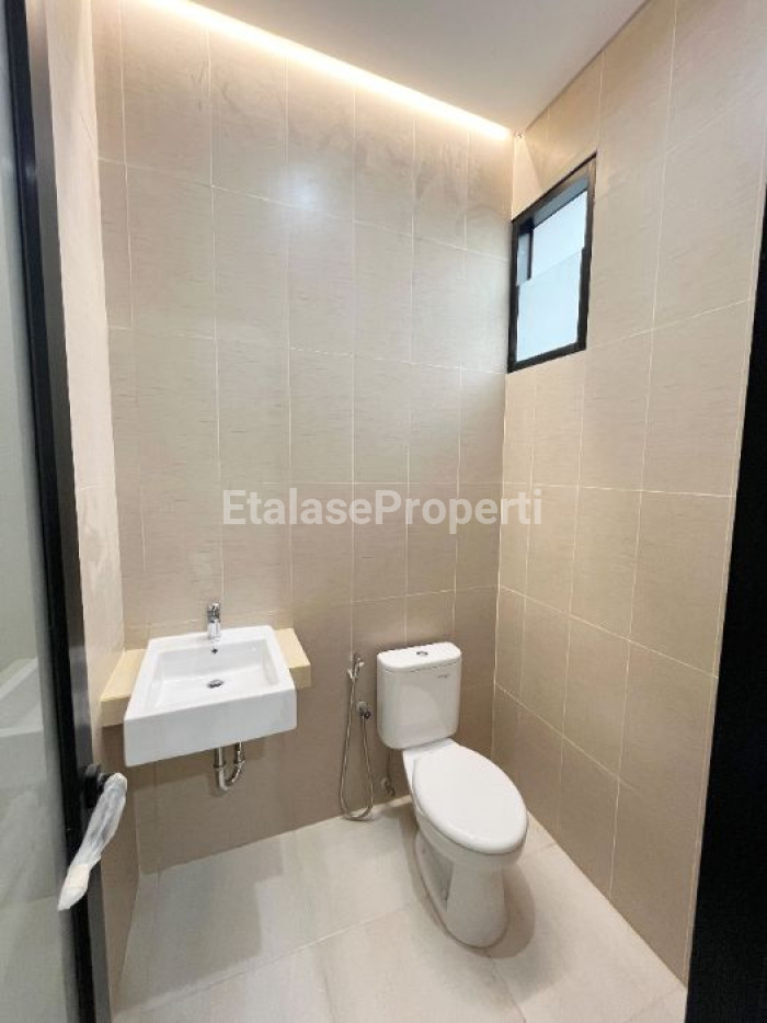 Foto properti Rumah Di Nirwana Eksekutif Blok BB Baru Gress Bagus Siap Huni 5