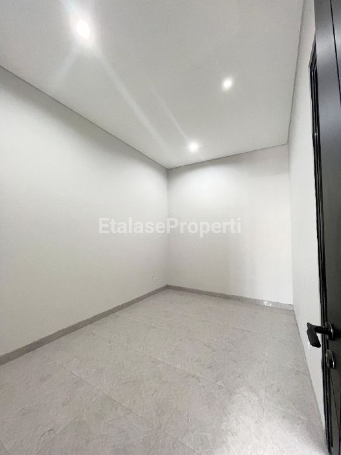 Foto properti Rumah Di Nirwana Eksekutif Blok BB Baru Gress Bagus Siap Huni 7