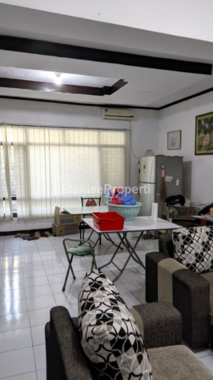 Foto properti Dijual Rumah Usaha Jl. Krembangan Barat Surabaya 1