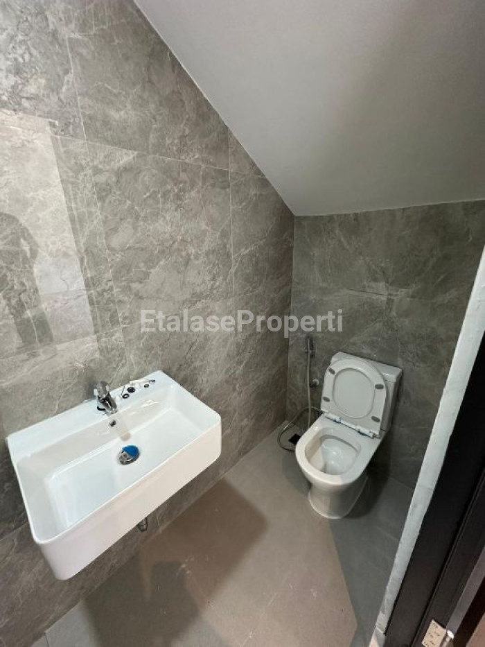 Foto properti Dijual RUMAH BARU MODERN MINIMALIS CITRALAND THE GREENLAKE ‼️ 8