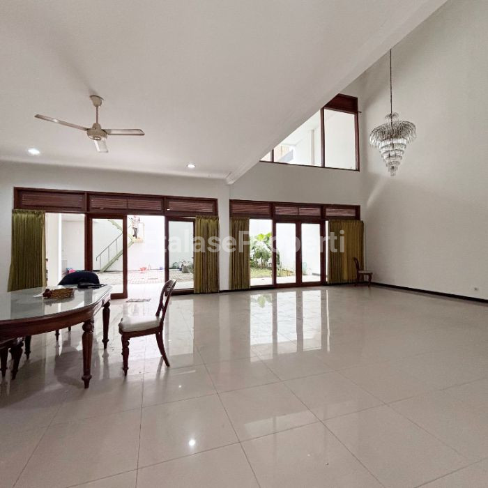 Foto properti Disewakan Rumah Bagus Terawat Di Kertajaya Indah 2