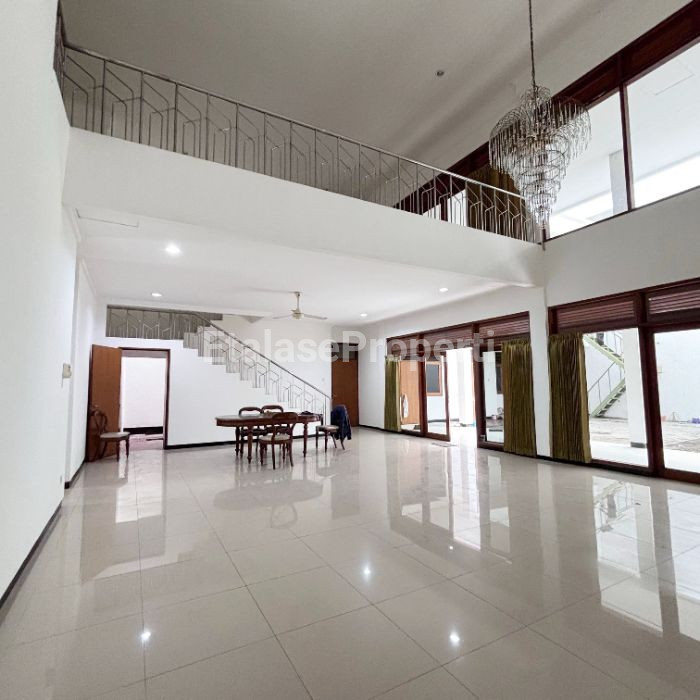 Foto properti Disewakan Rumah Bagus Terawat Di Kertajaya Indah 6