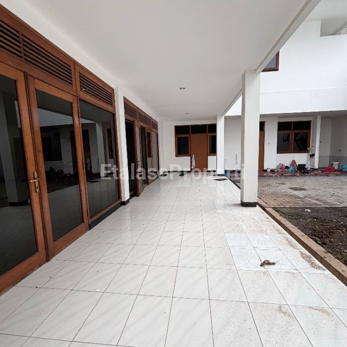 Foto properti Disewakan Rumah Bagus Terawat Di Kertajaya Indah 8