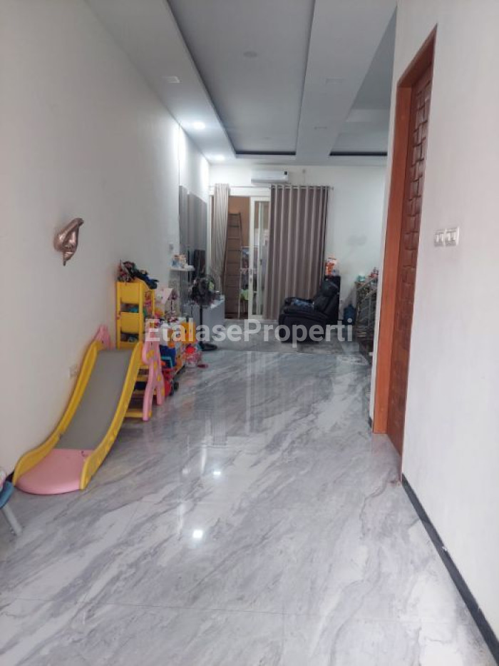 Foto properti *Dijual Rumah Mulyosari Prima Utara* 4