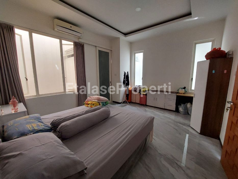 Foto properti *Dijual Rumah Mulyosari Prima Utara* 9