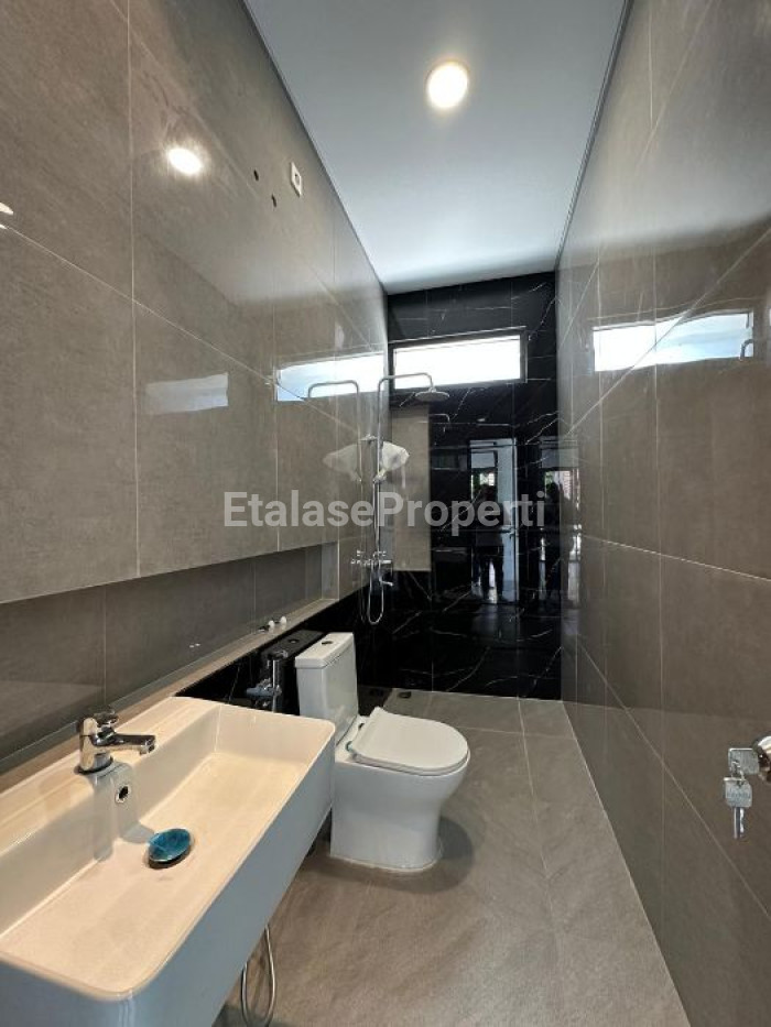 Foto properti *Dijual Rumah Baru Gress, Citraland The Greenlake* 8