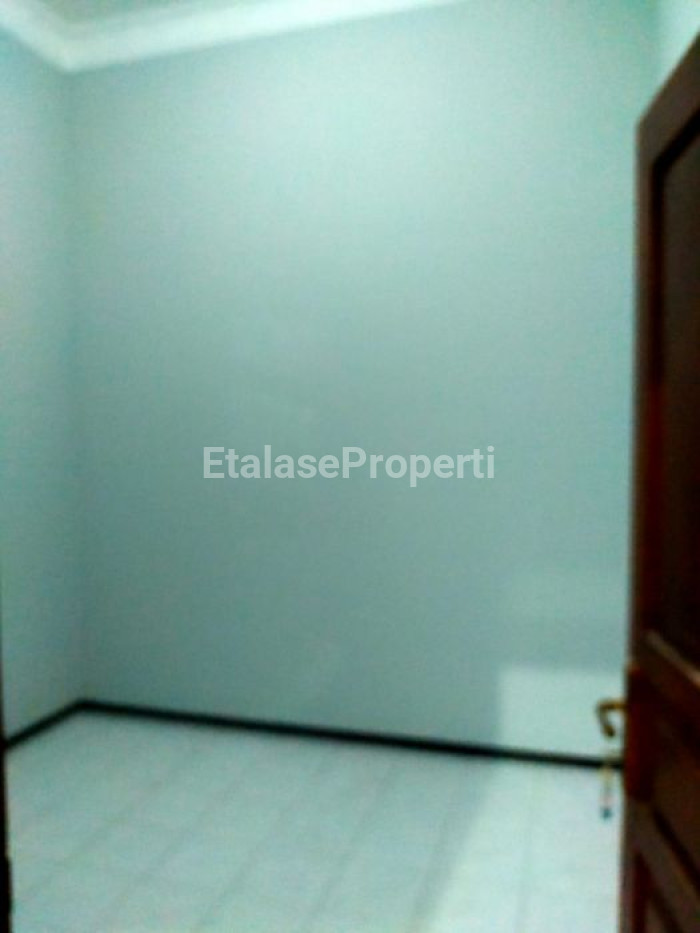 Foto properti Disewakan Rumah Di Manyar Tirtoyoso Utara Siap Huni 5