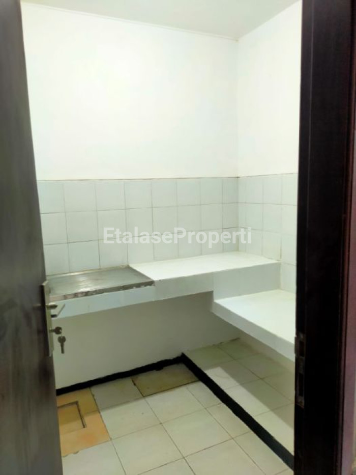 Foto properti Disewakan Rumah Di Manyar Tirtoyoso Utara Siap Huni 8