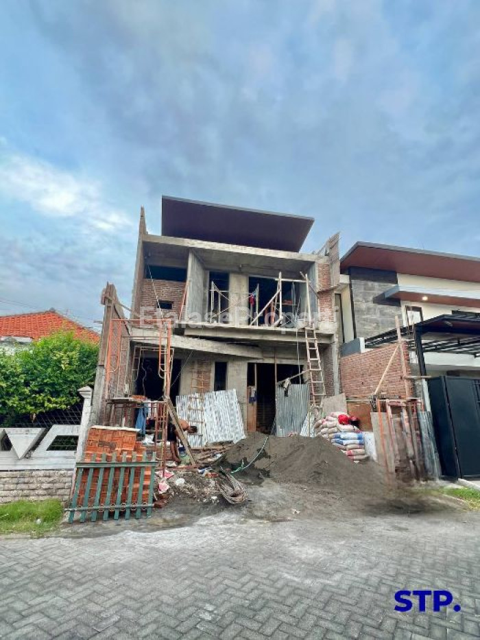 Foto properti Rumah Baru Kontemporer Manyar Jaya 2 Lantai 2
