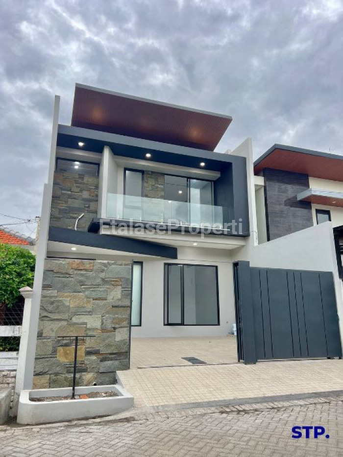 Foto properti Rumah Baru Kontemporer Manyar Jaya 2 Lantai 1