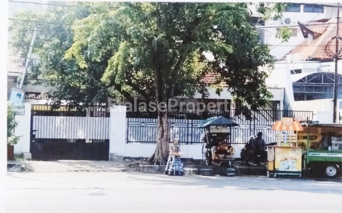 Foto properti Dijual Rumah Usaha Strategis Raya Karangmenjangan 1