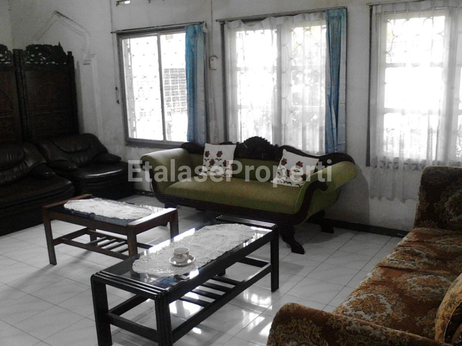 Foto properti Dijual Rumah Usaha Strategis Raya Karangmenjangan 3