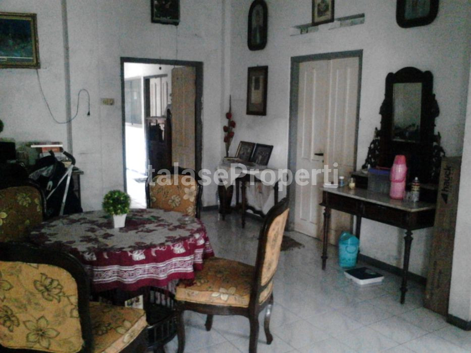 Foto properti Dijual Rumah Usaha Strategis Raya Karangmenjangan 7