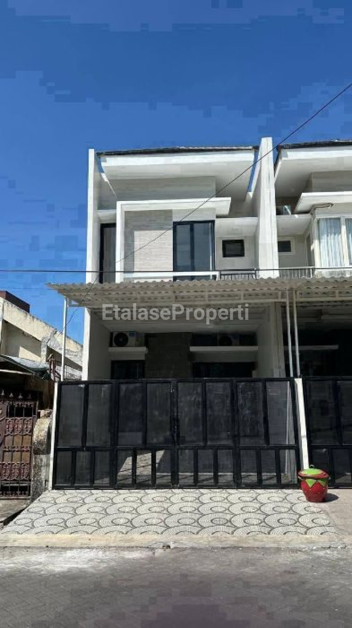 Foto properti Dijual Rumah Minimalis  2 Lantai Kutisari Indah Utara 1