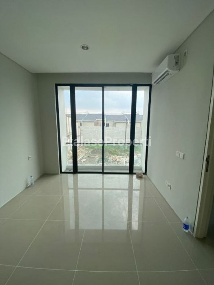 Foto properti SEWA Rumah  NORTHWEST CENTRAL (Citraland) - Surabaya 5