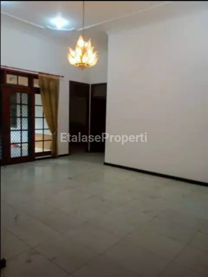 Foto properti Dijual Rumah Hitung Tanah Di Kertajaya Indah 2