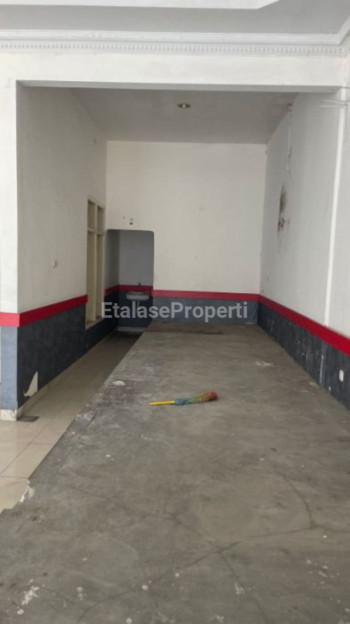 Foto properti Di Jual Dan Sewakan Bangunan Komersil Raya Wadungasri  Sidoarjo 2