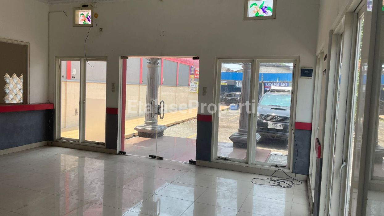 Foto properti Di Jual Dan Sewakan Bangunan Komersil Raya Wadungasri  Sidoarjo 3
