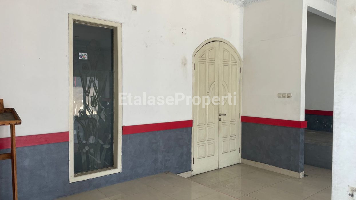 Foto properti Di Jual Dan Sewakan Bangunan Komersil Raya Wadungasri  Sidoarjo 5