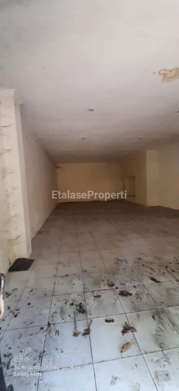 Foto properti Disewakan Bangunan Komersial 1lantai MAYJEN SUNGKONO  Surabaya Barat 2