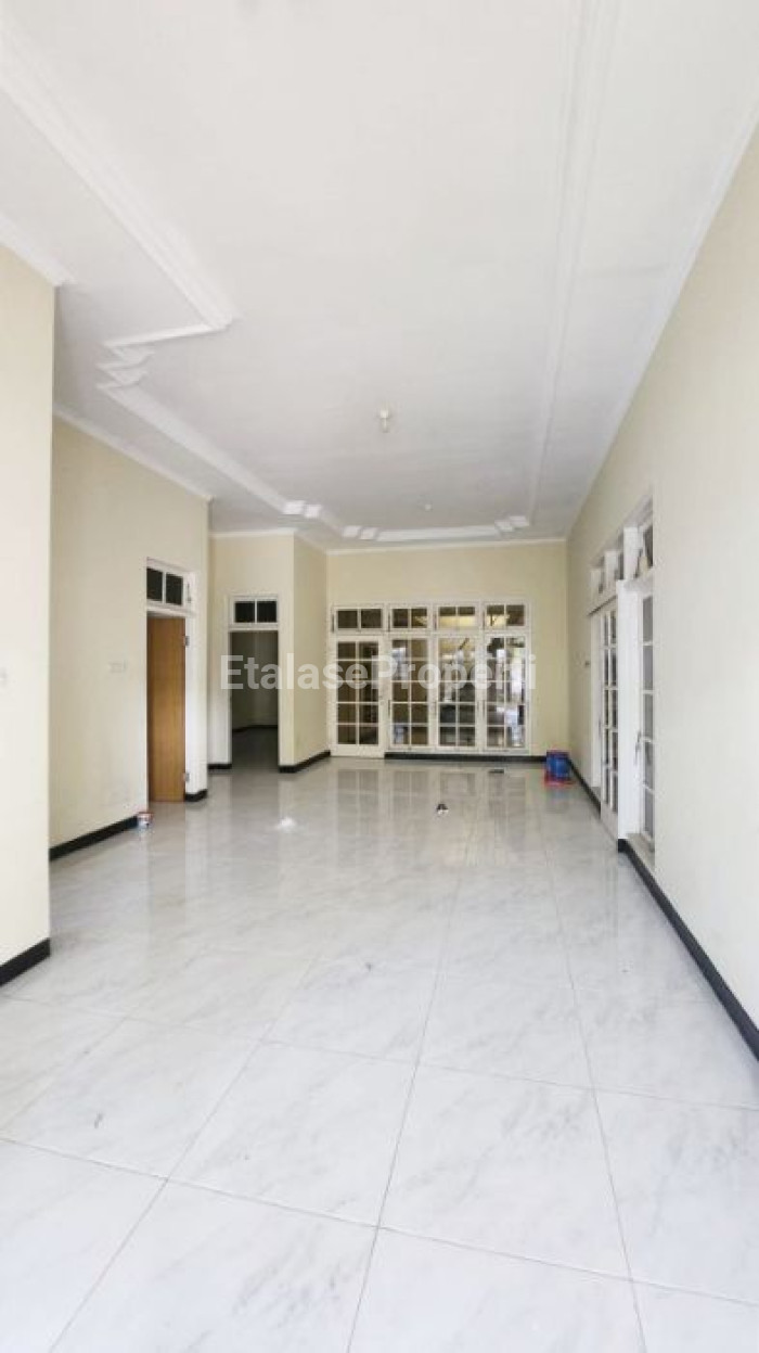 Foto properti Disewakan Rumah Di Dharmahusada Siap Huni Terawat 2