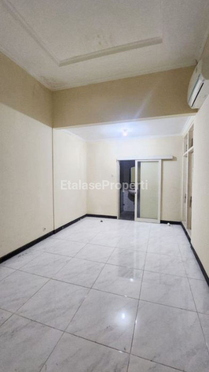 Foto properti Disewakan Rumah Di Dharmahusada Siap Huni Terawat 3