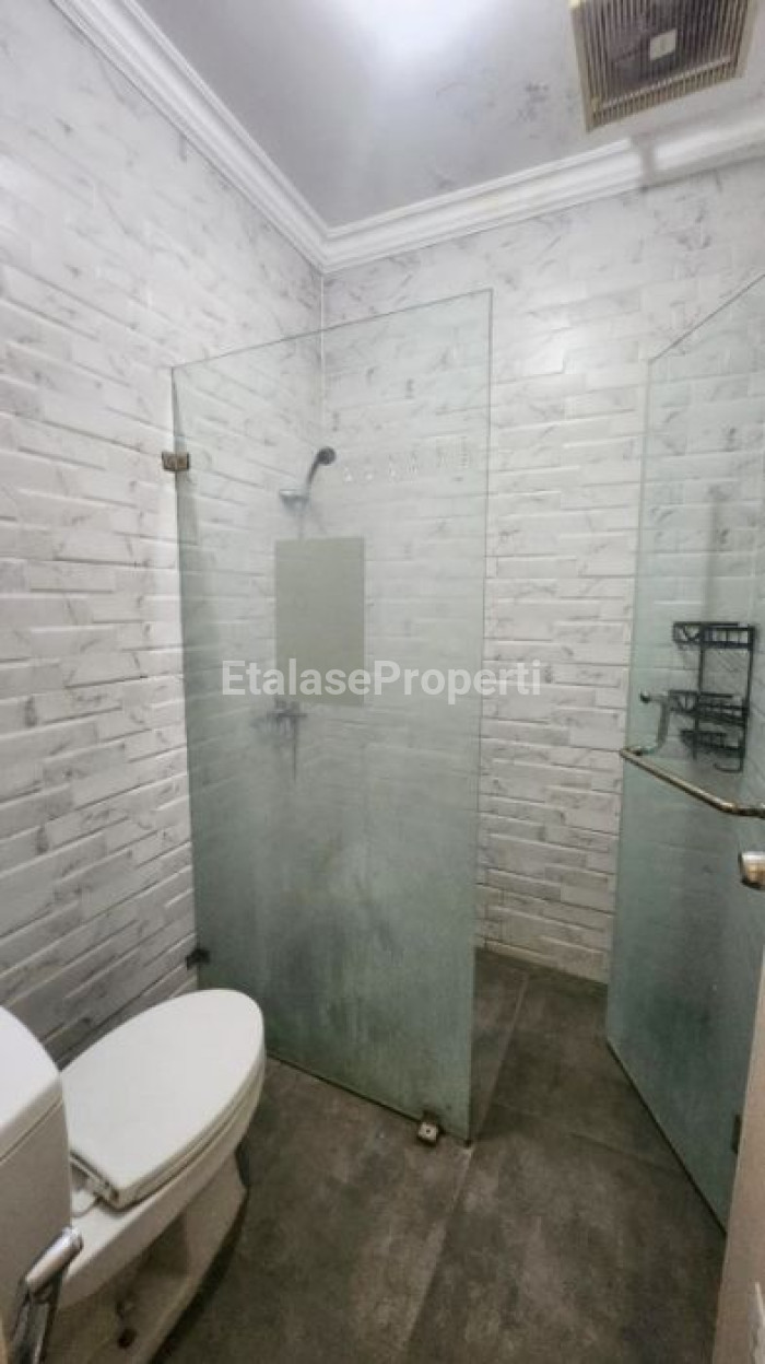 Foto properti Disewakan Rumah Di Dharmahusada Siap Huni Terawat 8