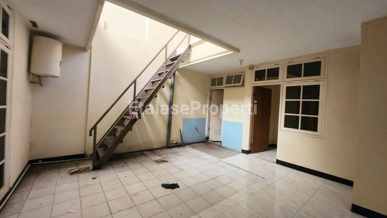 Foto properti Disewakan Rumah Di Dharmahusada Siap Huni Terawat 10