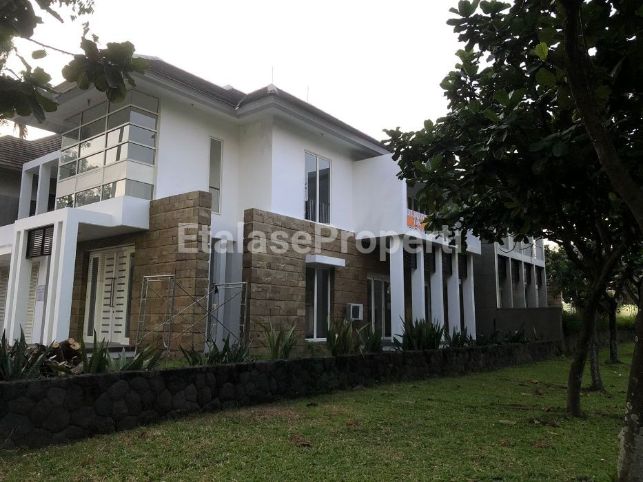 Foto properti Dijual Rumah Mewah Di Diamond Hill Citraland – Jalan Kembar, Samping Taman 2