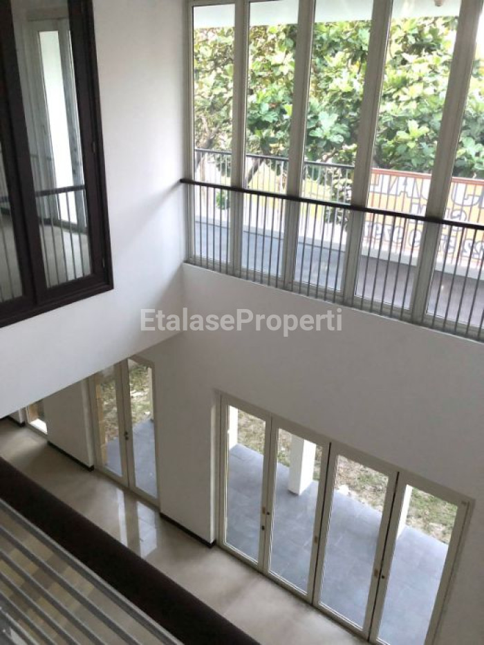 Foto properti Dijual Rumah Mewah Di Diamond Hill Citraland – Jalan Kembar, Samping Taman 4
