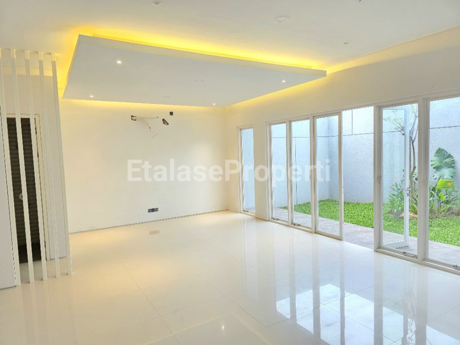 Foto properti Dijual Rumah Di Royal Residence Cluster Richmond 4