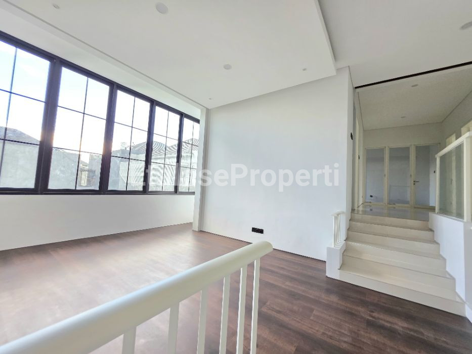 Foto properti Dijual Rumah Di Royal Residence Cluster Richmond 7