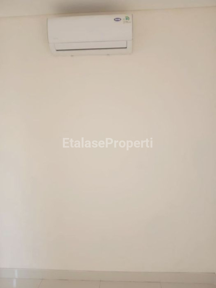 Foto properti Disewakan Rumah Di Grand Pakuwon Semi Furnished 2