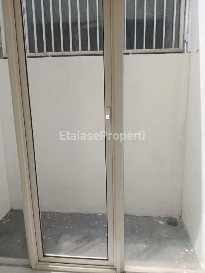 Foto properti Disewakan Rumah Di Grand Pakuwon Semi Furnished 8