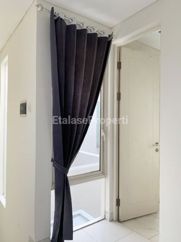 Foto properti Disewakan Rumah Grand Pakuwon Adelaide Kosongan 6