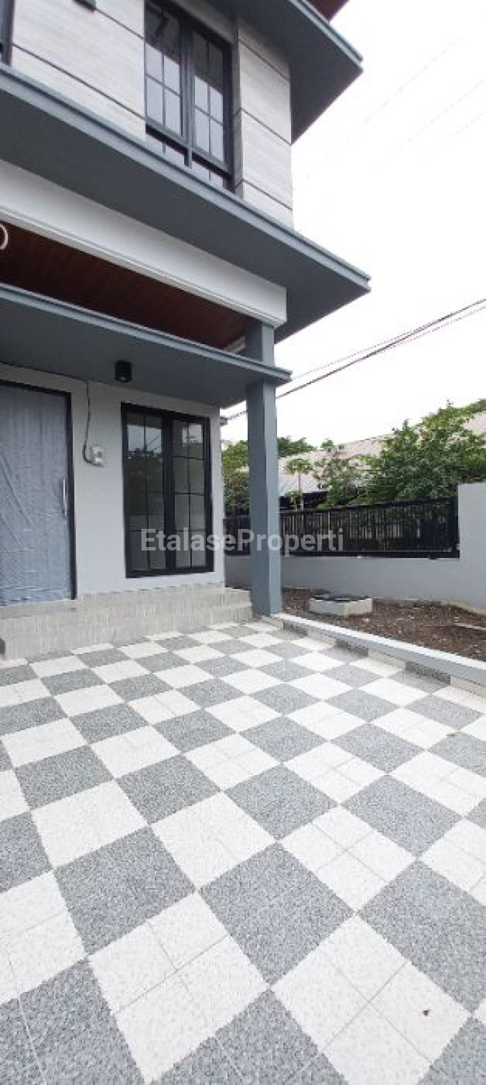 Foto properti Dijual Rumah Baru Gress Di Klampis Anom 2