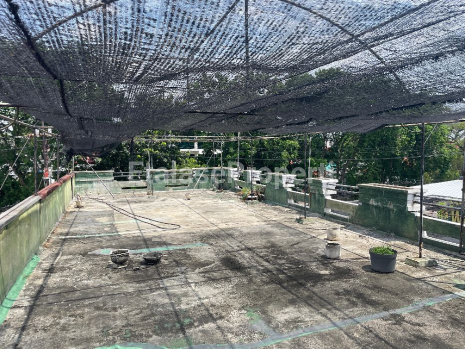 Foto properti Dijual Cepat Rumah Di Tenggilis Mejoyo 9