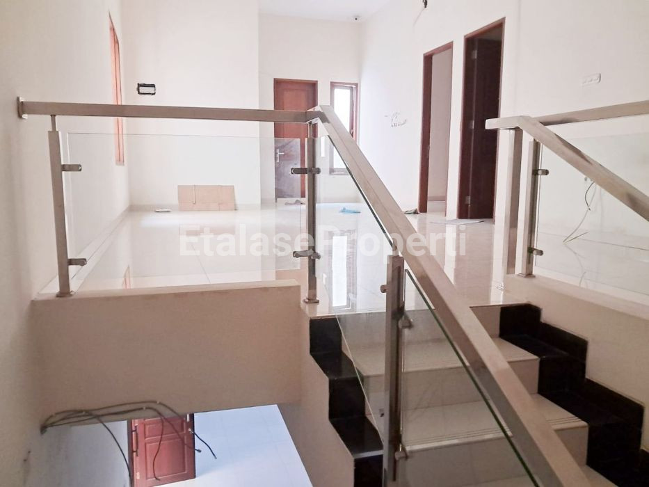 Foto properti Disewakan Ruko Di Surabaya Pusat Nol Jalan Raya Strategis 4