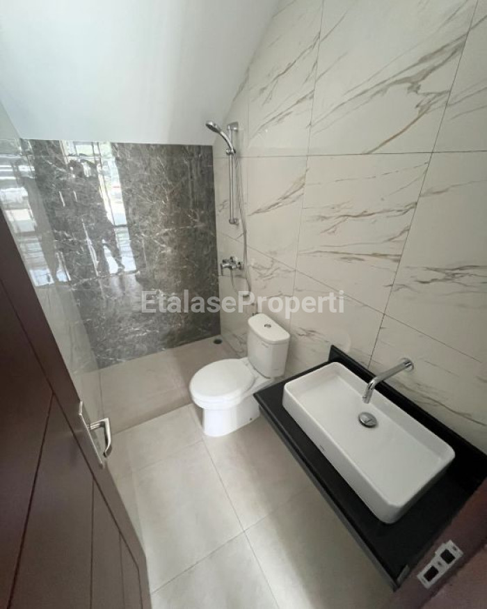 Foto properti *Dijual Rumah Baru Gress Woodland Citraland* 8