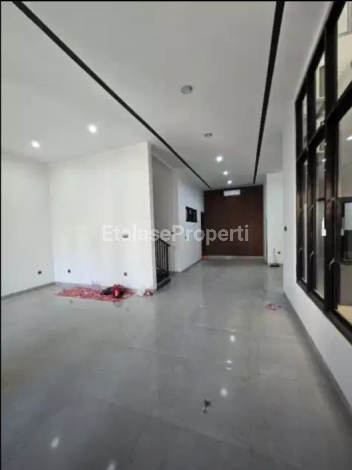 Foto properti Dijual Rumah Baru Gress Di Babatan Pantai Barat 5