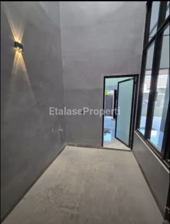 Foto properti Dijual Rumah Baru Gress Di Babatan Pantai Barat 10